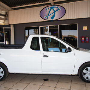 2022 Nissan NP200 1.6 A/C Safety Pack