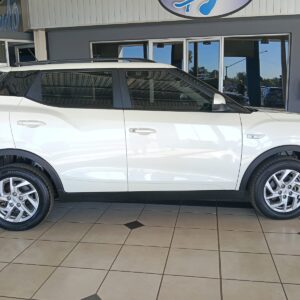 2022 Mahindra XUV 300 1.2T | W6